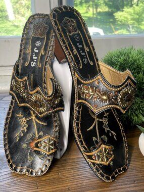 J.J.'s Embroidered Beaded Leather Toe Loop Sandals Boho Mule Brown